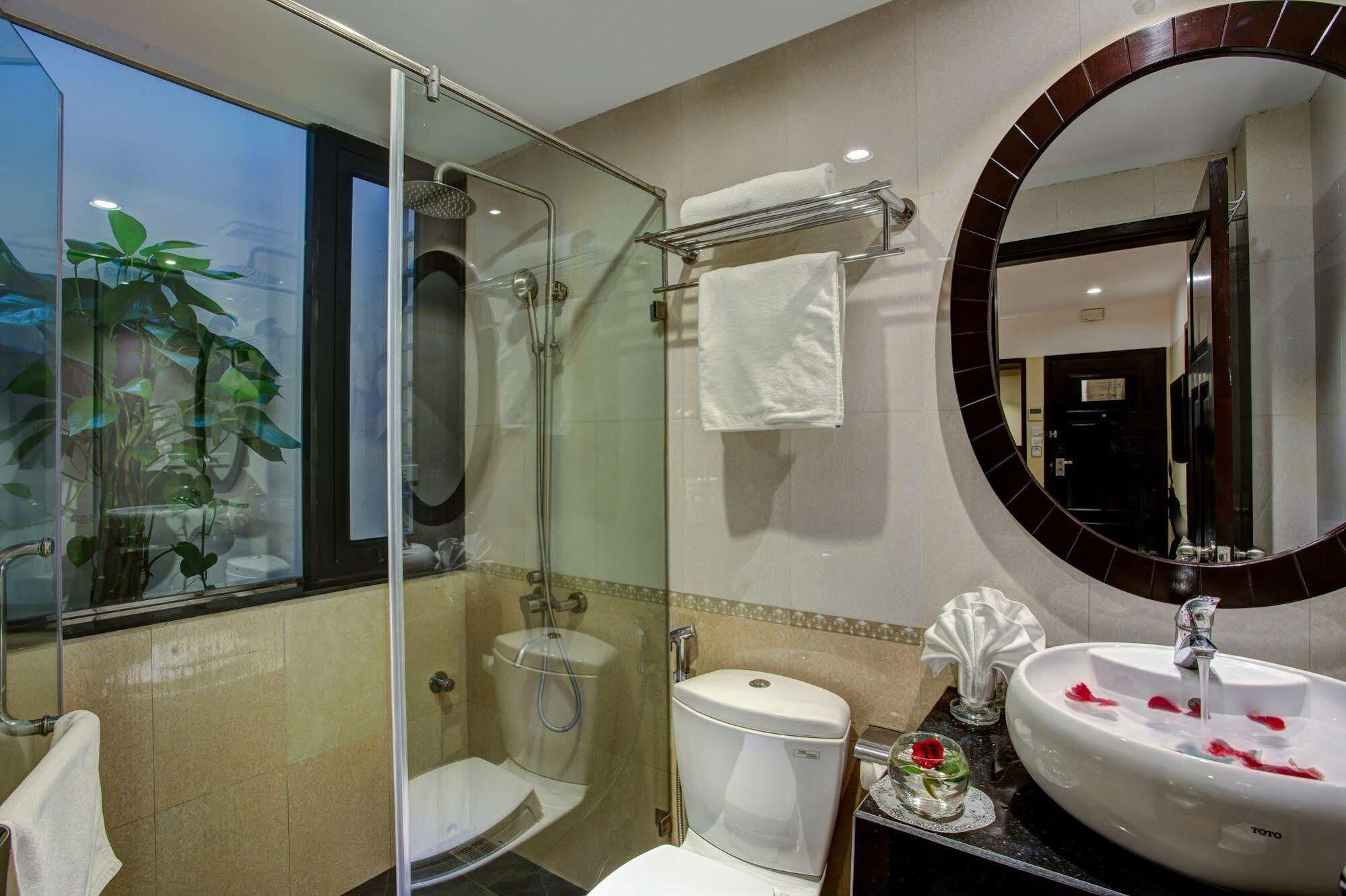 Ambassador Hanoi Hotel & Travel Esterno foto